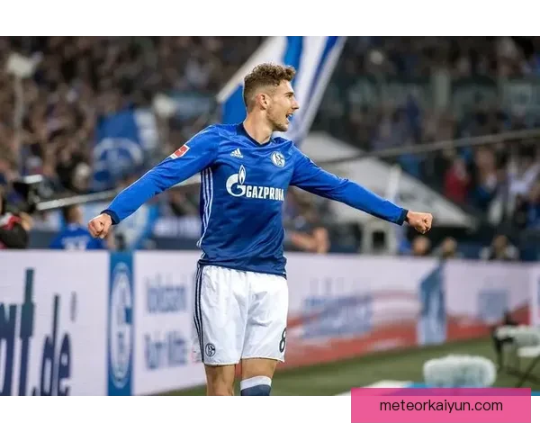 沙尔克中场组织能力持续提升，战术执行愈发成熟